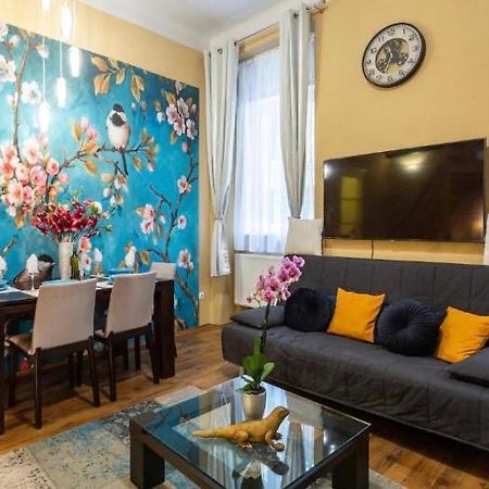 Cherry Blossom Designer Apartment In The Center With Free Parking Budapeszt Zewnętrze zdjęcie