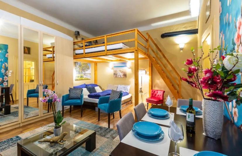Cherry Blossom Designer Apartment In The Center With Free Parking Budapeszt Zewnętrze zdjęcie